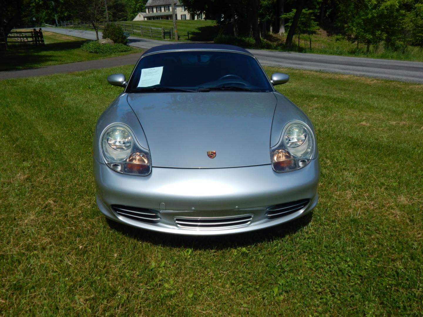 2003 Silver /Blue Leather Porsche Boxster S (WP0CB29873U) with an 3.2L H6 DOHC 24V engine, 6 speed manual transmission, located at 6528 Lower York Road, New Hope, PA, 18938, (215) 862-9555, 40.358707, -74.977882 - Here we have a beautiful Porsche Boxster S with only 18,200 miles that is in pristine condition. This Porsche runs and drives like it did when it was brand new. Options on this beautiful convertible include: 3.2L 6 cylinder engine, rear wheel drive, 6 speed manual transmission, blue leather, 2 mast - Photo#7